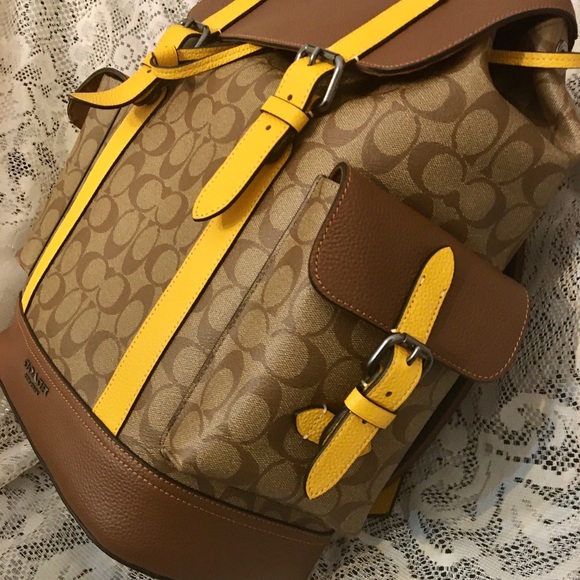 Hudson Backpack In Colorblock Signature Canvas - Picture 9 of 12